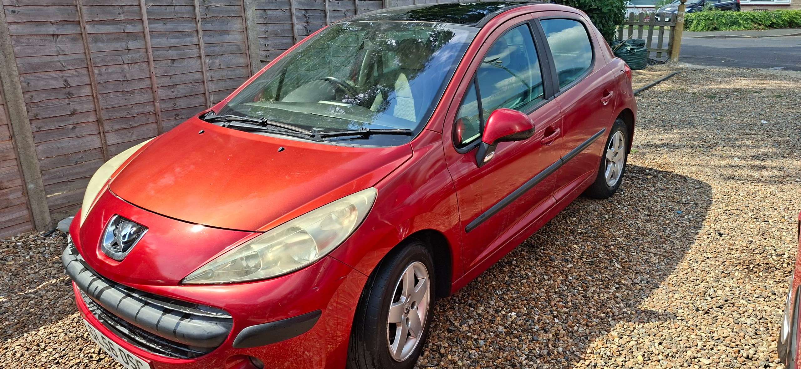 A 2007 PEUGEOT 207 SE A 2007 PEUGEOT 207 SE