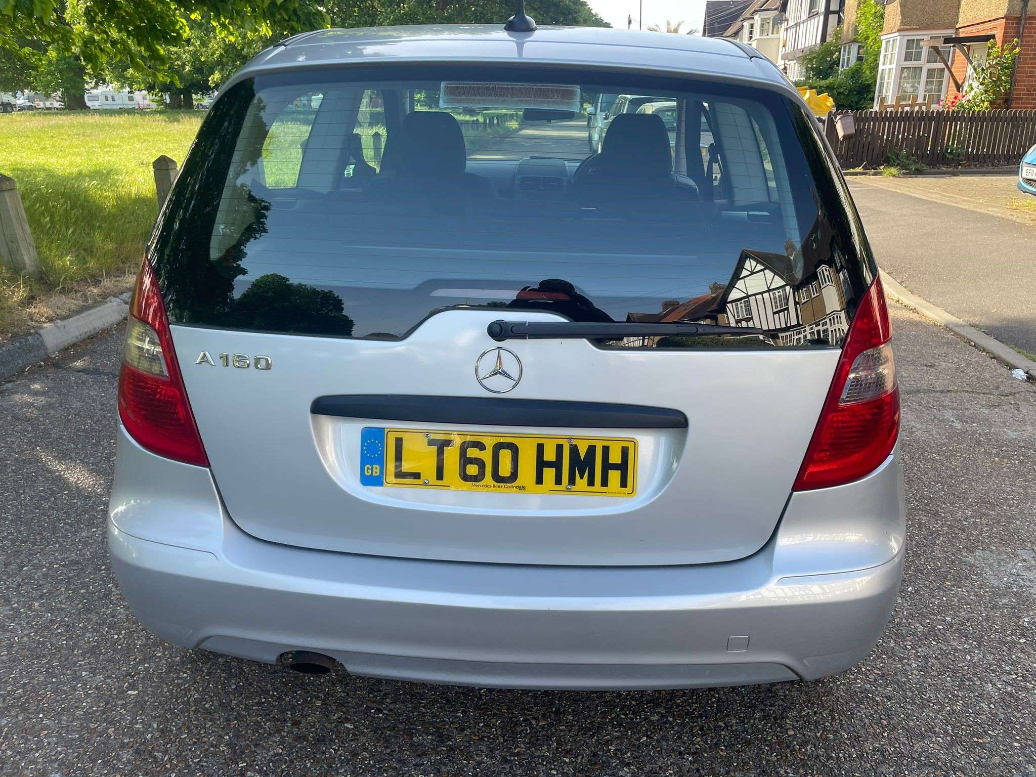A 2010 MERCEDES-BENZ A CLASS 1.5 A160 BlueEfficiency Classic SE Hatchback 3dr Petrol Manual (139 g/km, 95 bhp) A 2010 MERCEDES-BENZ A CLASS 1.5 A160 BlueEfficiency Classic SE Hatchback 3dr Petrol Manual (139 g/km, 95 bhp)
