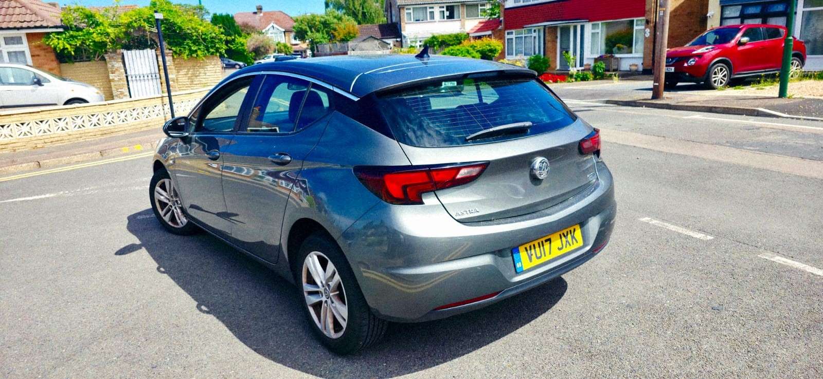 A 2017 VAUXHALL ASTRA 1.6 CDTi ecoFLEX Tech Line Hatchback 5dr Diesel Manual Euro 6 (s/s) (110 ps) A 2017 VAUXHALL ASTRA 1.6 CDTi ecoFLEX Tech Line Hatchback 5dr Diesel Manual Euro 6 (s/s) (110 ps)