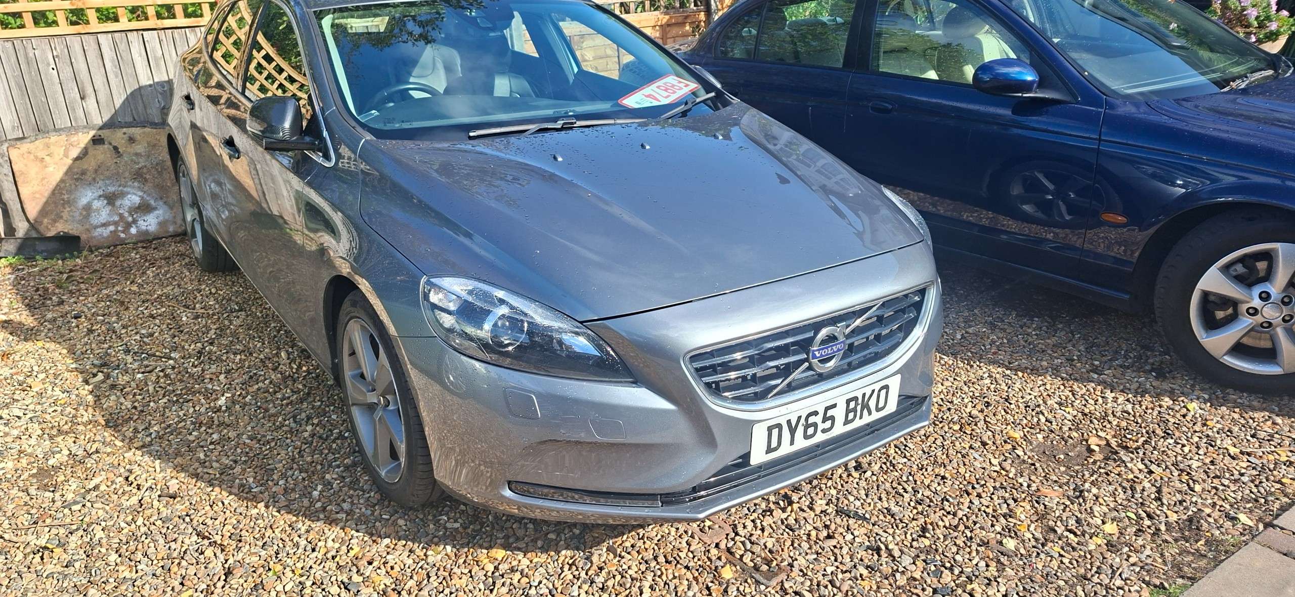 A 2016 VOLVO V40 1.6 T4 SE Lux Nav Hatchback 5dr Petrol Powershift Euro 5 (s/s) (180 ps) A 2016 VOLVO V40 1.6 T4 SE Lux Nav Hatchback 5dr Petrol Powershift Euro 5 (s/s) (180 ps)