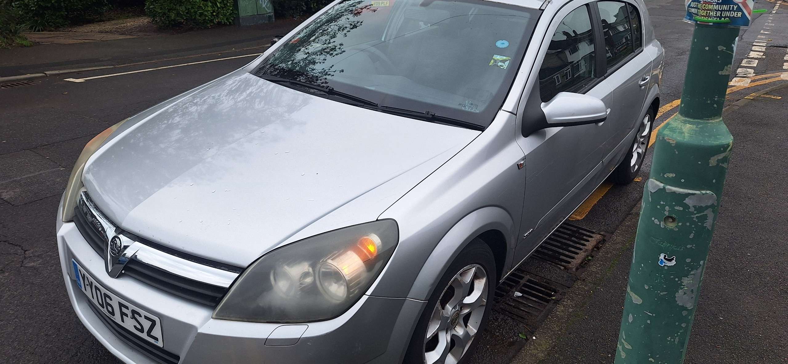 A 2006 VAUXHALL ASTRA 1.4i 16v SXi Hatchback 5dr Petrol Manual (151 g/km, 89 bhp) A 2006 VAUXHALL ASTRA 1.4i 16v SXi Hatchback 5dr Petrol Manual (151 g/km, 89 bhp)