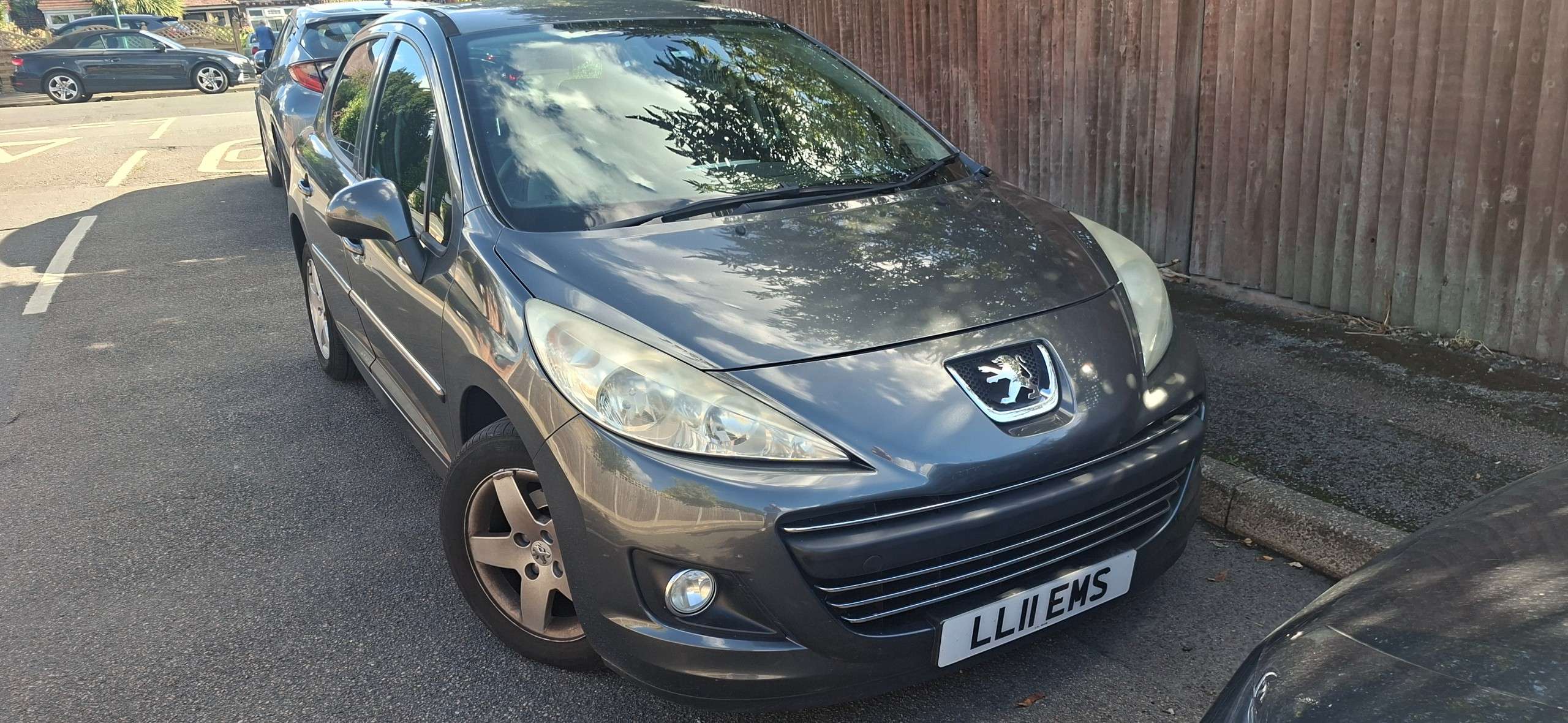 A 2011 PEUGEOT 207 1.4 VTi Sport Hatchback 5dr Petrol Manual Euro 5 (95 ps) A 2011 PEUGEOT 207 1.4 VTi Sport Hatchback 5dr Petrol Manual Euro 5 (95 ps)