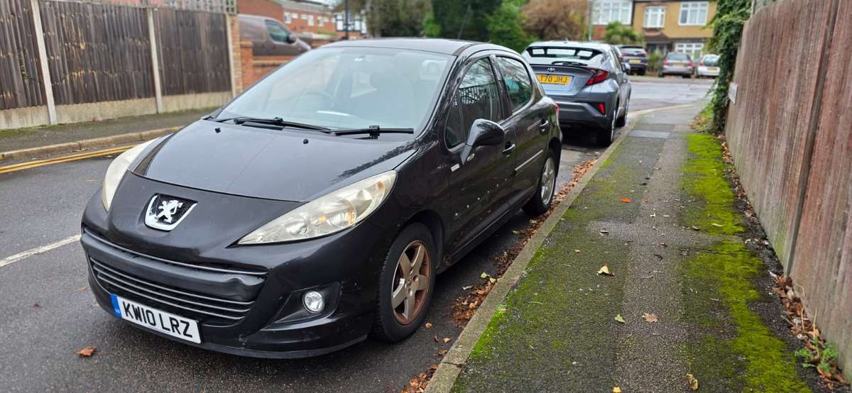 Check out this Peugeot 207 2010 Petrol Manual