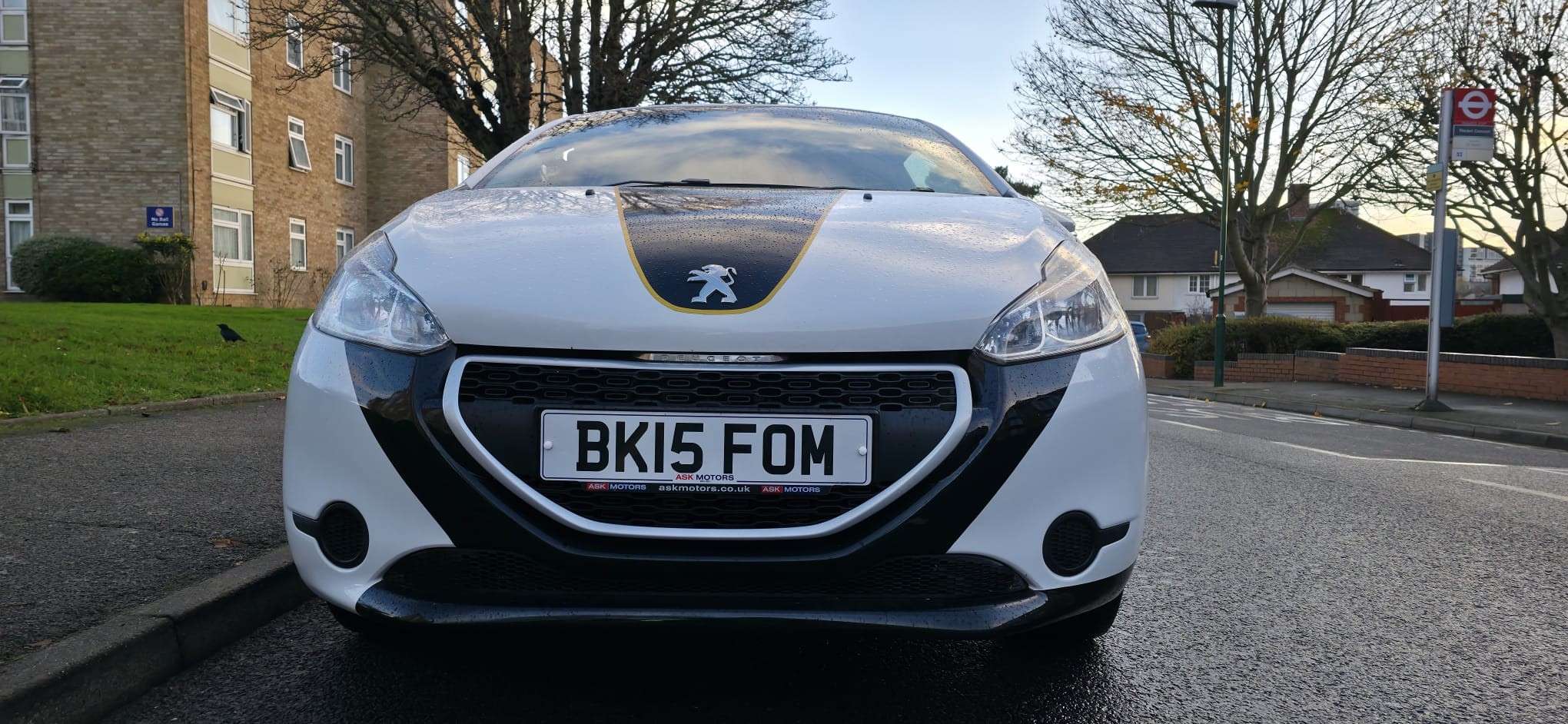 A 2015 PEUGEOT 208 1.0 VTi PureTech Access+ Hatchback 3dr Petrol Manual Euro 5 (68 ps) A 2015 PEUGEOT 208 1.0 VTi PureTech Access+ Hatchback 3dr Petrol Manual Euro 5 (68 ps)