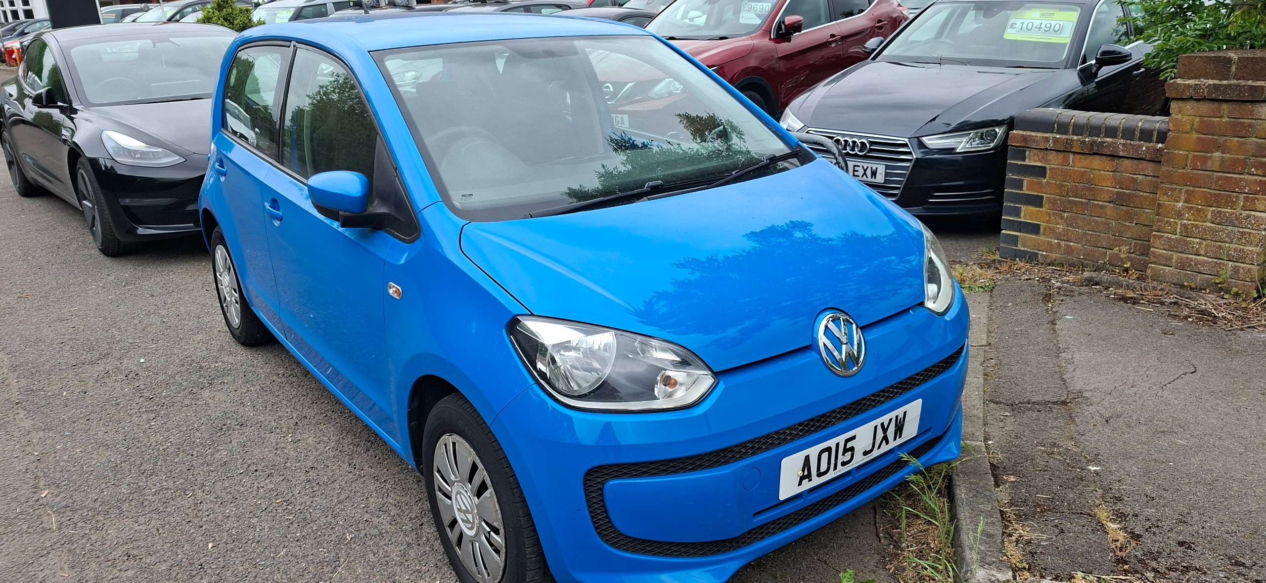 A 2015 VOLKSWAGEN UP! 1.0 Move up hatchback 5dr Petrol Manual Euro 5 (60 ps) A 2015 VOLKSWAGEN UP! 1.0 Move up hatchback 5dr Petrol Manual Euro 5 (60 ps)