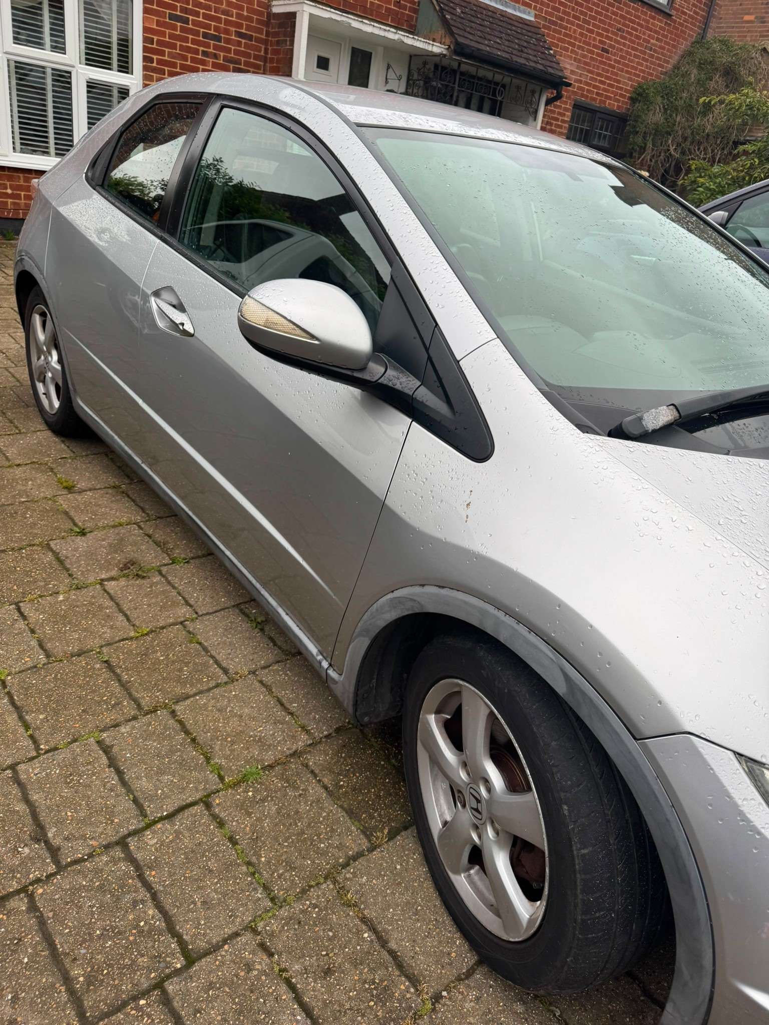 A 2009 HONDA CIVIC 1.8 i-VTEC SE Hatchback 5dr Petrol Manual (152 g/km, 138 bhp) A 2009 HONDA CIVIC 1.8 i-VTEC SE Hatchback 5dr Petrol Manual (152 g/km, 138 bhp)