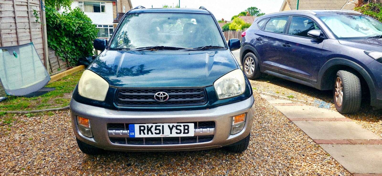 A 2001 TOYOTA RAV4 2.0 VVT-i GX SUV 5dr Petrol Automatic 4WD (224 g/km, 147 bhp) A 2001 TOYOTA RAV4 2.0 VVT-i GX SUV 5dr Petrol Automatic 4WD (224 g/km, 147 bhp)