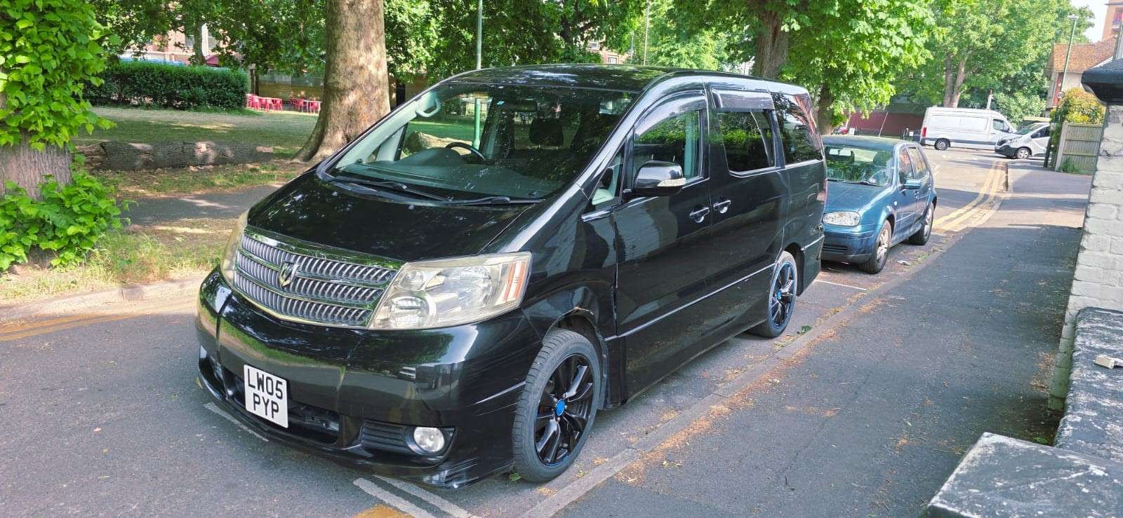 A 2005 TOYOTA ALPHARD 3.0cc petrol 8 x seater automatic A 2005 TOYOTA ALPHARD 3.0cc petrol 8 x seater automatic