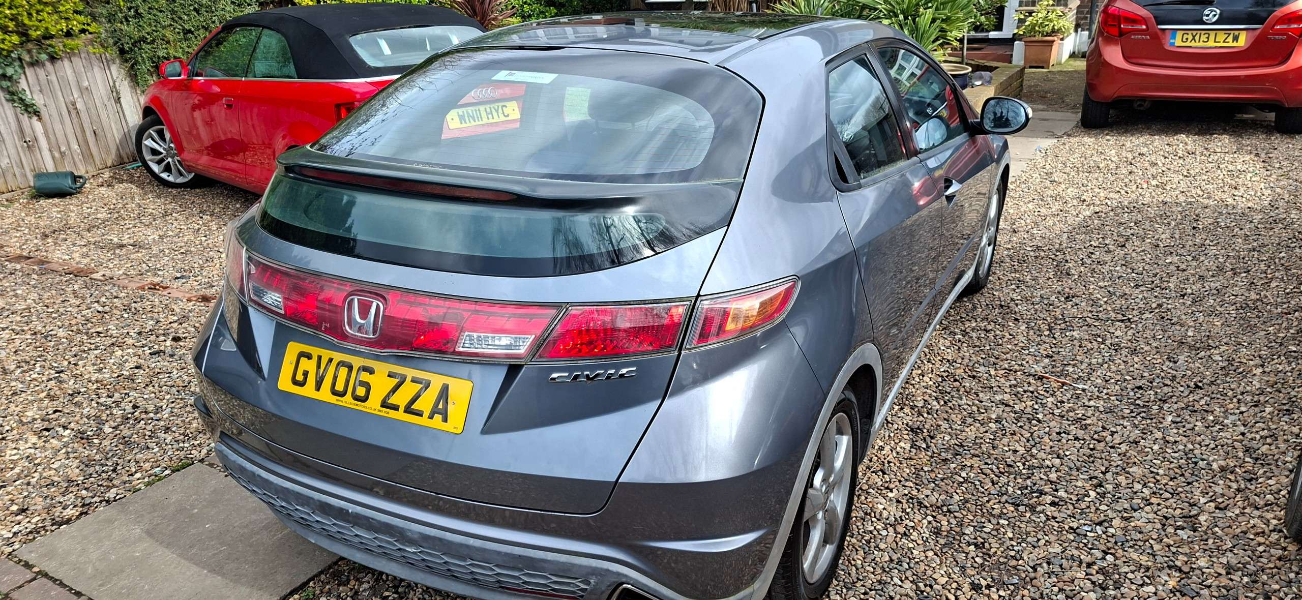 A 2006 HONDA CIVIC 1.8 i-VTEC ES Hatchback 5dr Petrol Manual (152 g/km, 138 bhp) A 2006 HONDA CIVIC 1.8 i-VTEC ES Hatchback 5dr Petrol Manual (152 g/km, 138 bhp)