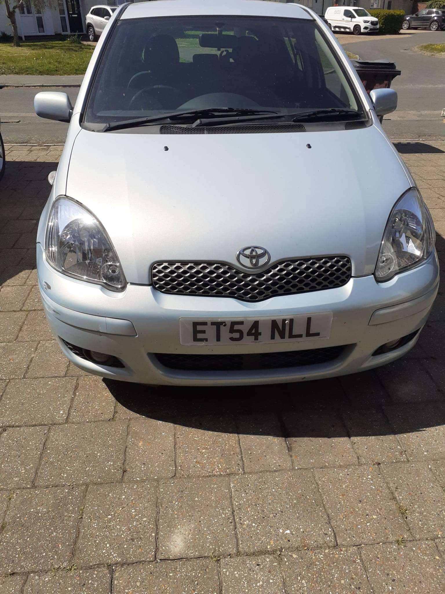 A 2005 TOYOTA YARIS 1.0 VVT-i Blue Hatchback 5dr Petrol Manual (134 g/km, 67 bhp) A 2005 TOYOTA YARIS 1.0 VVT-i Blue Hatchback 5dr Petrol Manual (134 g/km, 67 bhp)