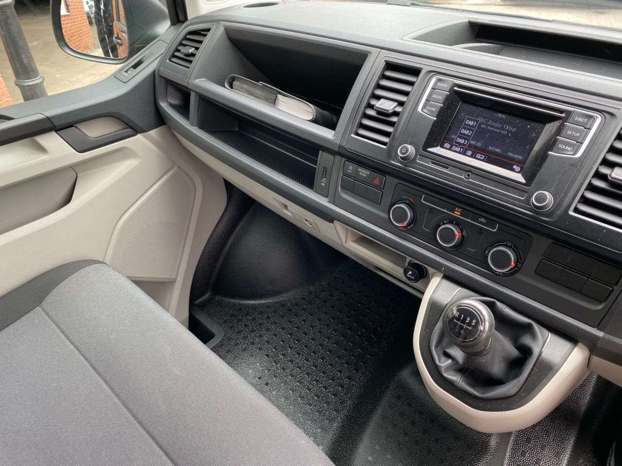 2017 VOLKSWAGEN TRANSPORTER 2017 VOLKSWAGEN TRANSPORTER