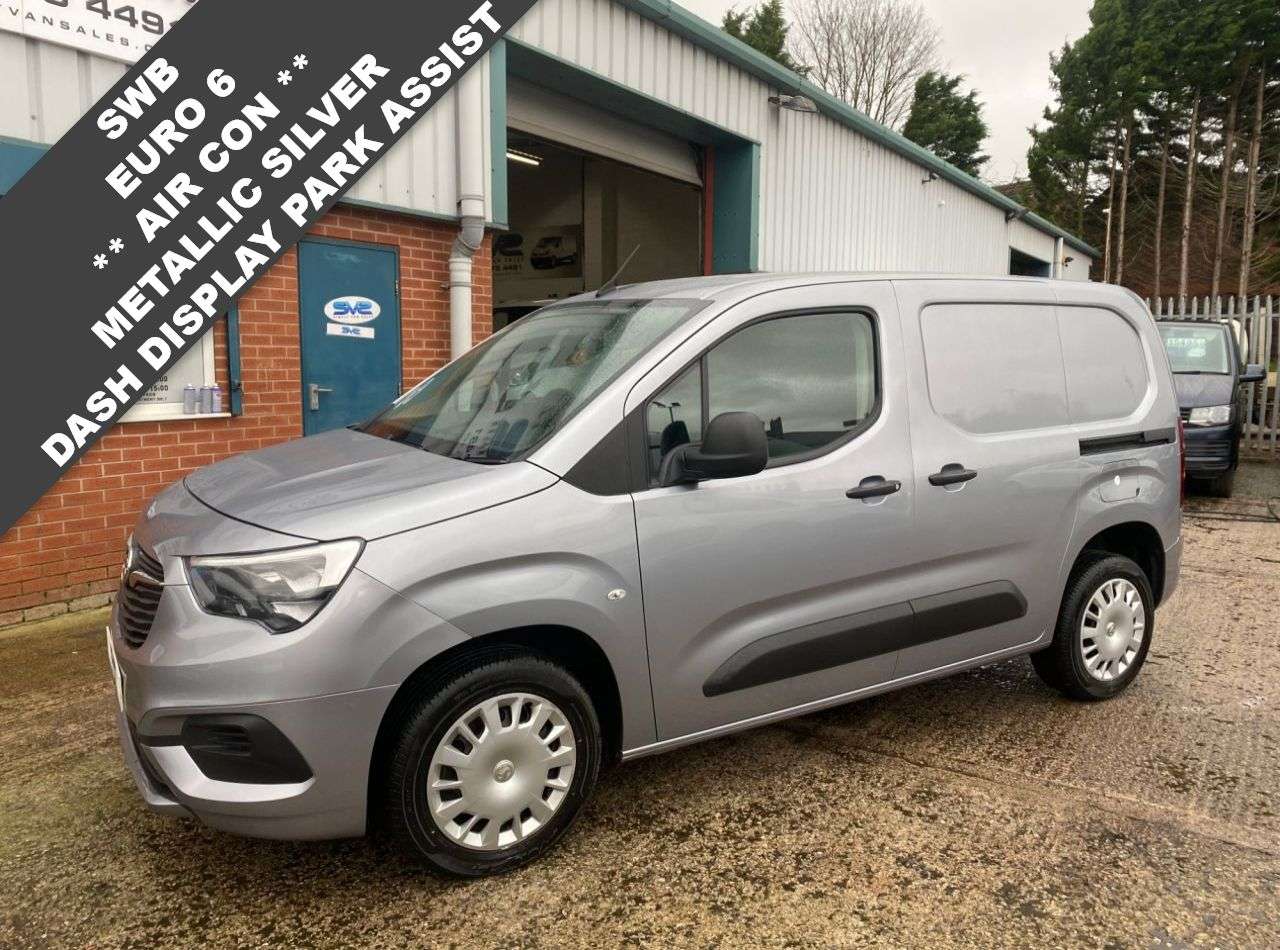 A 2020 VAUXHALL COMBO L1H1 2300 SPORTIVE S/S A 2020 VAUXHALL COMBO L1H1 2300 SPORTIVE S/S