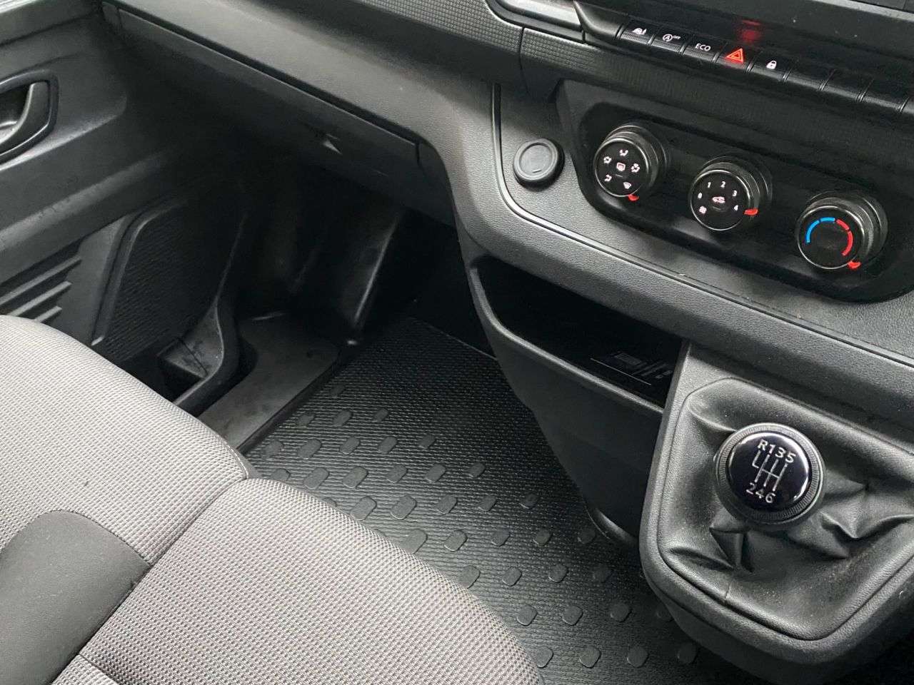 2022 RENAULT TRAFIC 2022 RENAULT TRAFIC