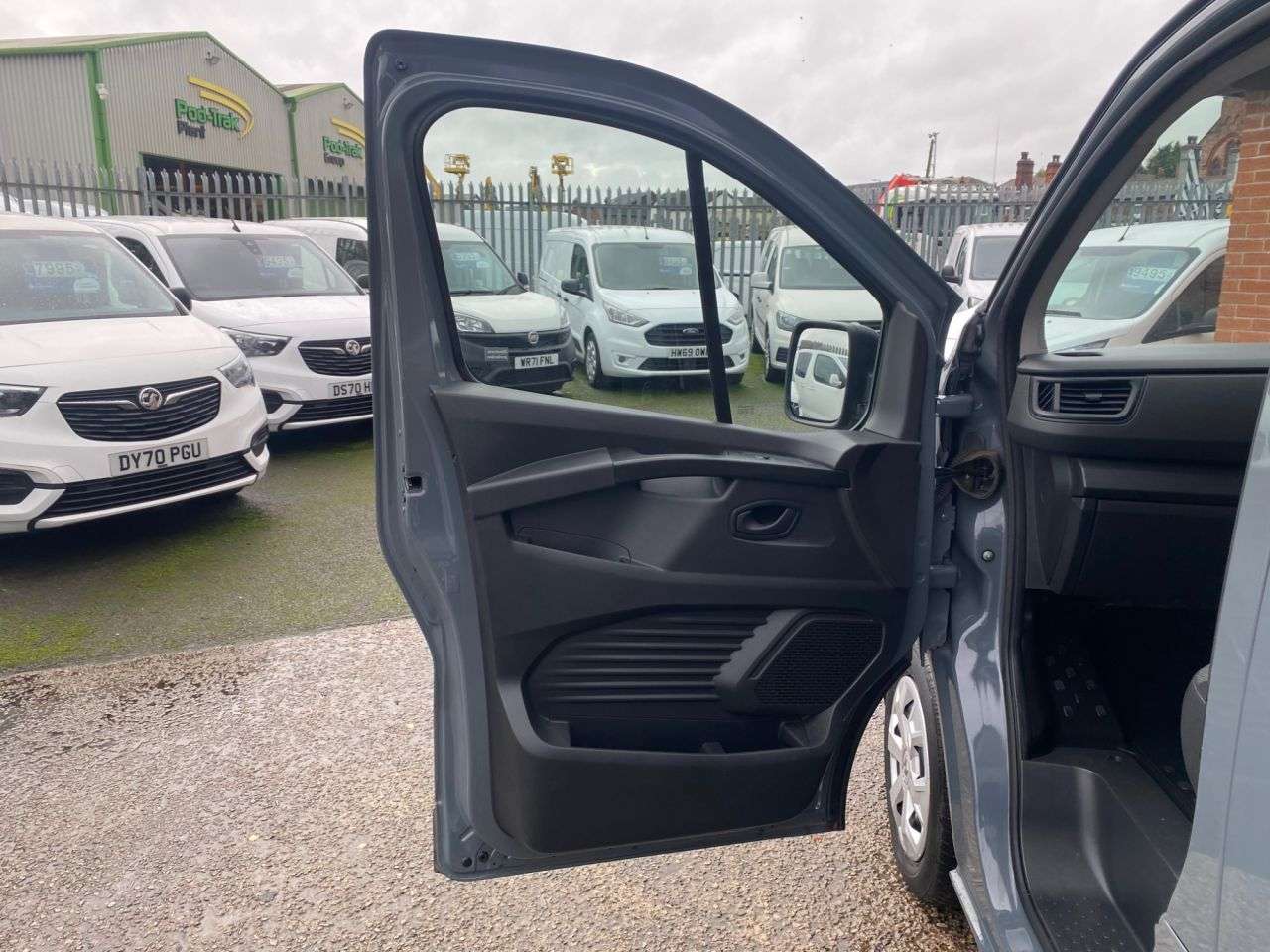 2022 RENAULT TRAFIC 2022 RENAULT TRAFIC