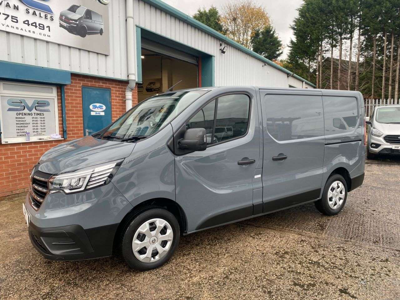 A 2022 RENAULT TRAFIC 2.0 DCI BLUE L1 SWB EURO 6 GREY BUSINESS + TINY 25K AIRCON *** FREE MAINLAN A 2022 RENAULT TRAFIC 2.0 DCI BLUE L1 SWB EURO 6 GREY BUSINESS + TINY 25K AIRCON *** FREE MAINLAN