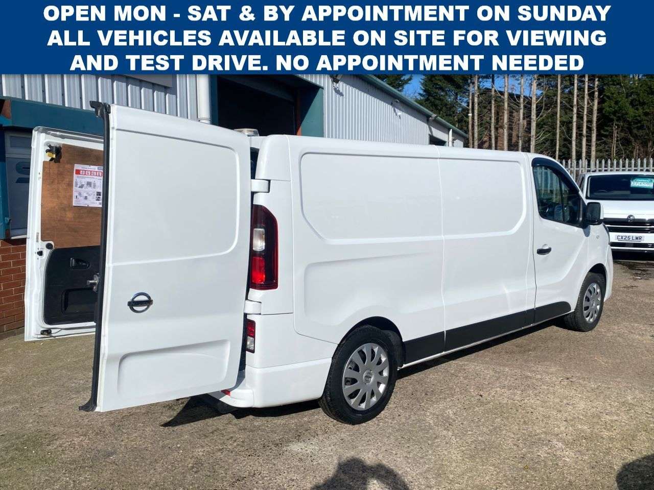 2021 NISSAN NV300 2021 NISSAN NV300
