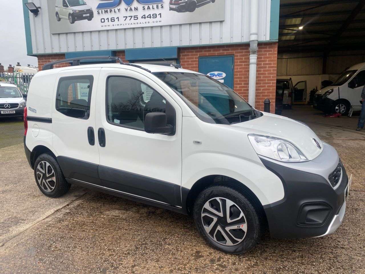 A 2018 FIAT FIORINO 1.3 ADVENTURE FACTORY 5 SEAT EURO 6 COMBI / CREW VAN 75K MILES *** FREE MAI A 2018 FIAT FIORINO 1.3 ADVENTURE FACTORY 5 SEAT EURO 6 COMBI / CREW VAN 75K MILES *** FREE MAI