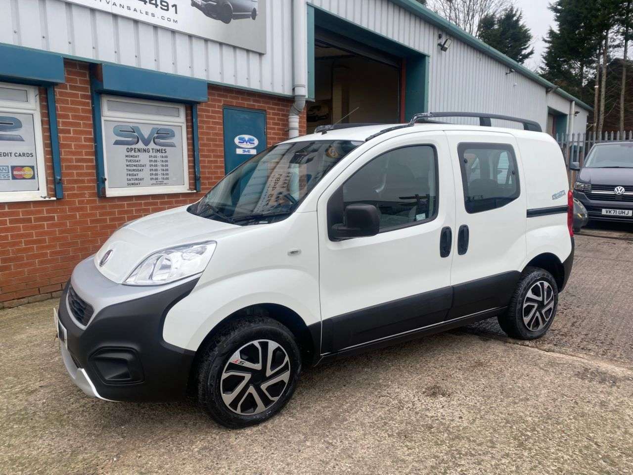 A 2018 FIAT FIORINO 1.3 ADVENTURE FACTORY 5 SEAT EURO 6 COMBI / CREW VAN 75K MILES *** FREE MAI A 2018 FIAT FIORINO 1.3 ADVENTURE FACTORY 5 SEAT EURO 6 COMBI / CREW VAN 75K MILES *** FREE MAI