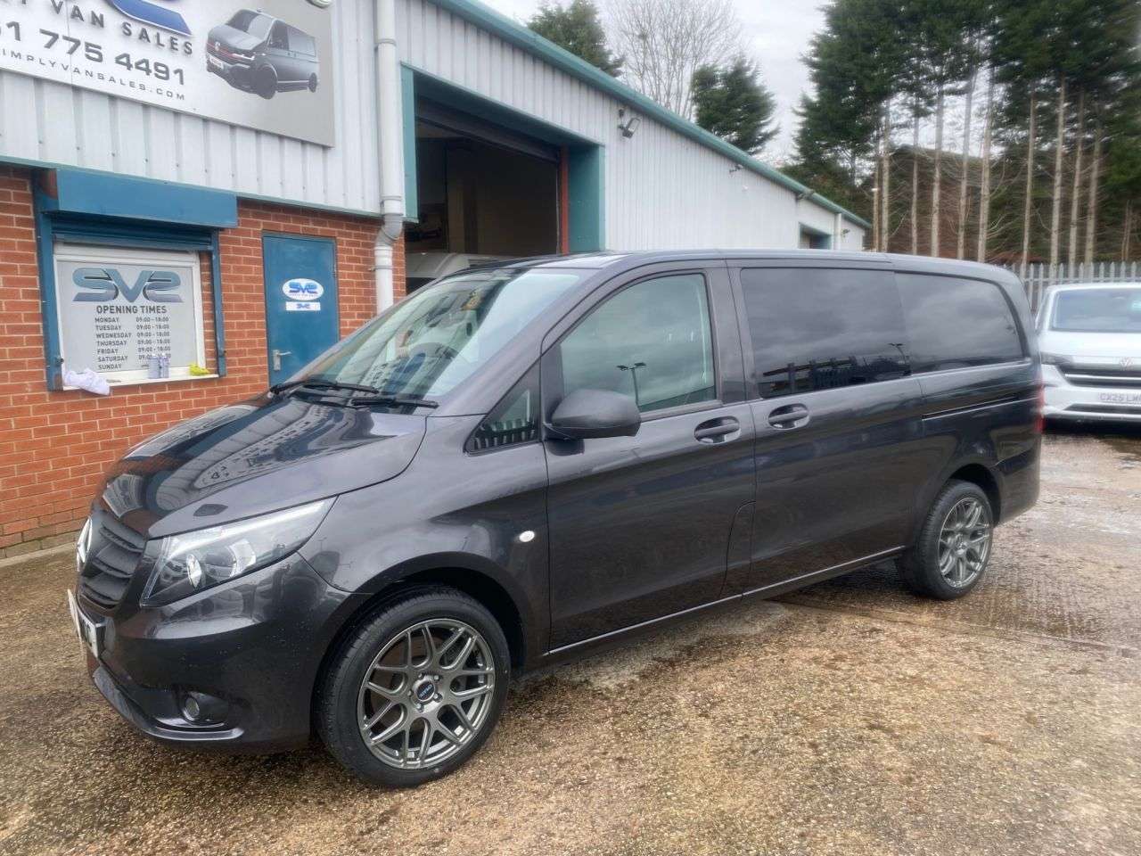 A 2021 MERCEDES-BENZ VITO 2.0 CDI 5 SEAT PROGRESSIVE AUTOMATIC CREW VAN 140BHP 34K MILES A 2021 MERCEDES-BENZ VITO 2.0 CDI 5 SEAT PROGRESSIVE AUTOMATIC CREW VAN 140BHP 34K MILES