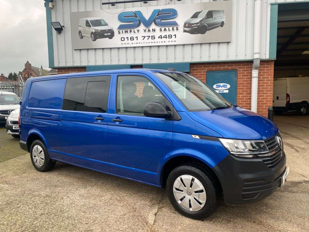 A 2022 VOLKSWAGEN TRANSPORTER 2.0 TDI T32 L2 LWB 6 SEAT KOMBI WITH A/C 75K FSH 6SPD 150BHP *** FREE MAINL A 2022 VOLKSWAGEN TRANSPORTER 2.0 TDI T32 L2 LWB 6 SEAT KOMBI WITH A/C 75K FSH 6SPD 150BHP *** FREE MAINL