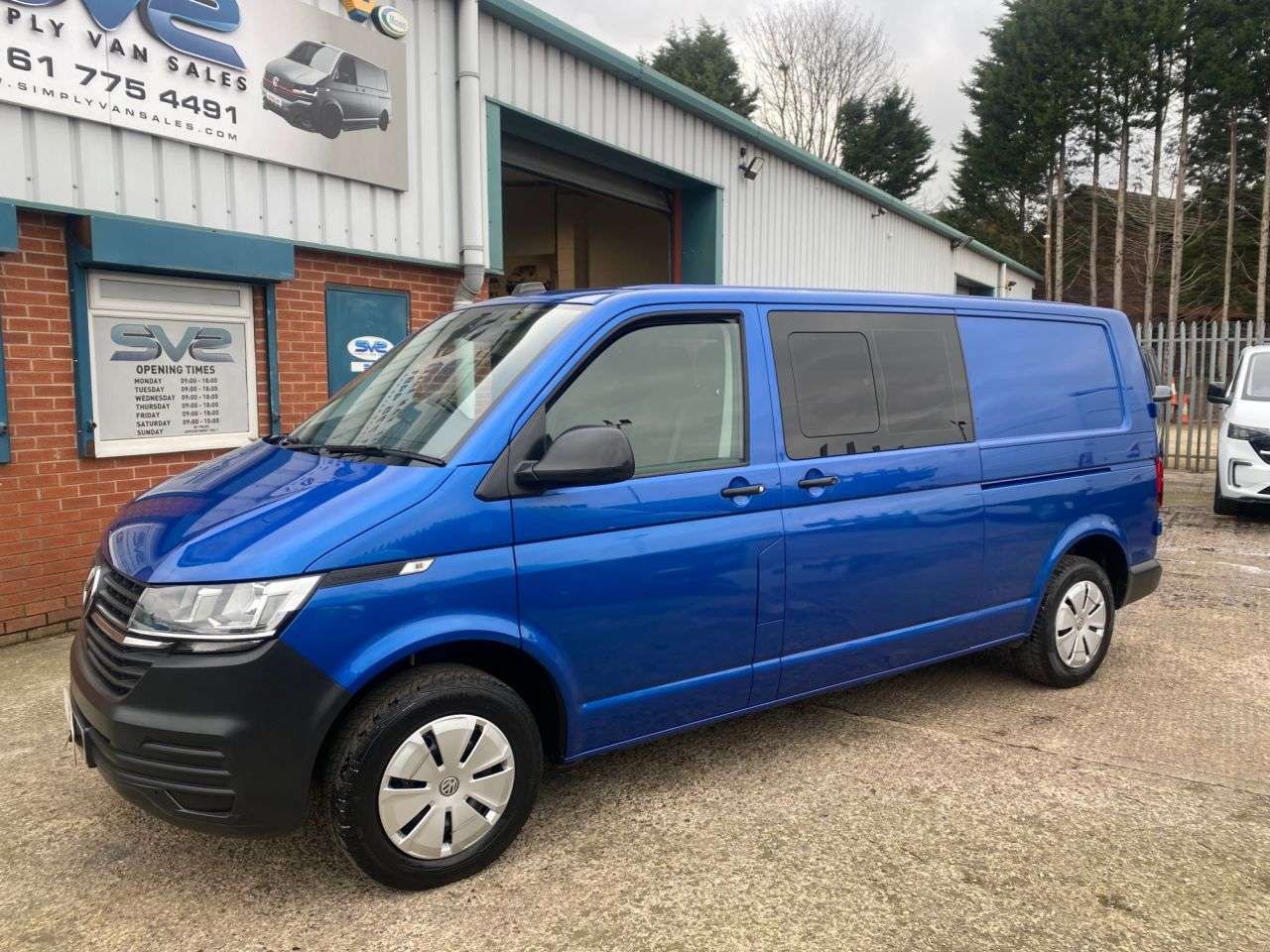 A 2022 VOLKSWAGEN TRANSPORTER 2.0 TDI T32 L2 LWB 6 SEAT KOMBI WITH A/C 75K FSH 6SPD 150BHP *** FREE MAINL A 2022 VOLKSWAGEN TRANSPORTER 2.0 TDI T32 L2 LWB 6 SEAT KOMBI WITH A/C 75K FSH 6SPD 150BHP *** FREE MAINL
