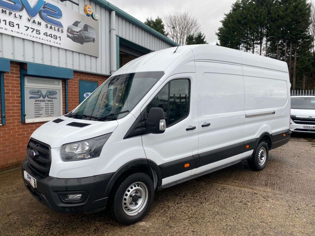 A 2023 FORD TRANSIT 2.0 T350 RWD L4 EURO 6 XLWB JUMBO BIGGER 170BHP 69K MILES A 2023 FORD TRANSIT 2.0 T350 RWD L4 EURO 6 XLWB JUMBO BIGGER 170BHP 69K MILES