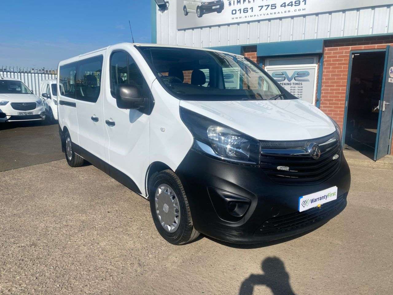 A 2017 VAUXHALL VIVARO 1.6 CDTi 2900 BiTurbo 9 SEATER MINIBUS WITH LOW 63,000 MILES A 2017 VAUXHALL VIVARO 1.6 CDTi 2900 BiTurbo 9 SEATER MINIBUS WITH LOW 63,000 MILES