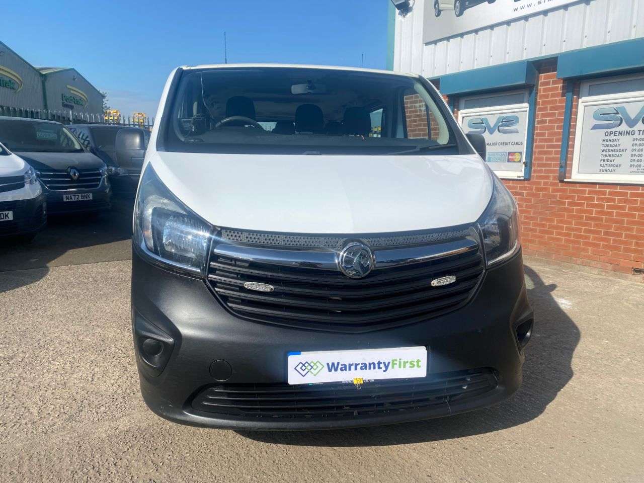 A 2017 VAUXHALL VIVARO 1.6 CDTi 2900 BiTurbo 9 SEATER MINIBUS WITH LOW 63,000 MILES A 2017 VAUXHALL VIVARO 1.6 CDTi 2900 BiTurbo 9 SEATER MINIBUS WITH LOW 63,000 MILES