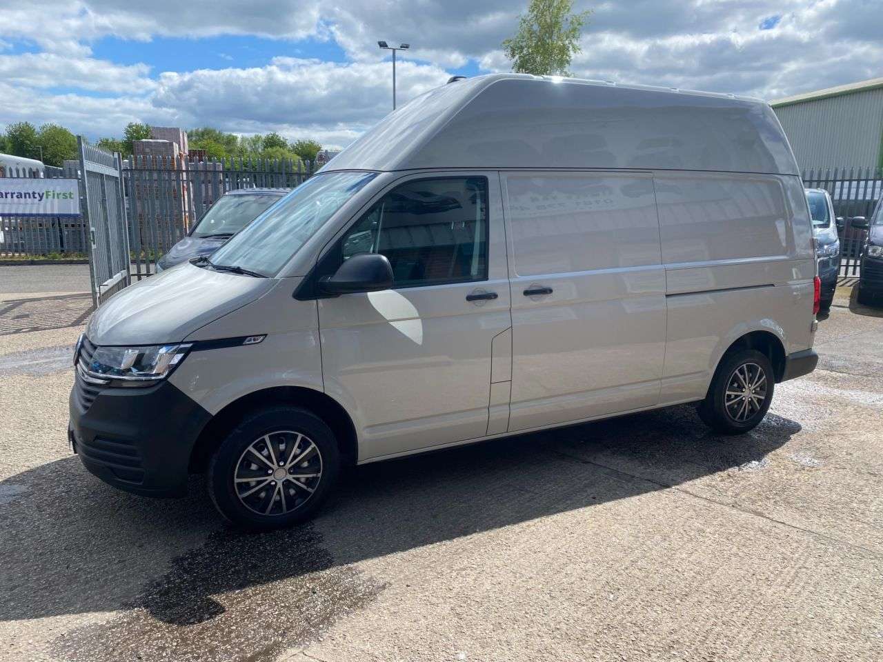 A 2021 VOLKSWAGEN TRANSPORTER 2.0 TDI T32 LWB HIGH ROOF IN ASCOT GREY, 1 OWNER FVWSH 73K, IDEAL CAMPER VA A 2021 VOLKSWAGEN TRANSPORTER 2.0 TDI T32 LWB HIGH ROOF IN ASCOT GREY, 1 OWNER FVWSH 73K, IDEAL CAMPER VA