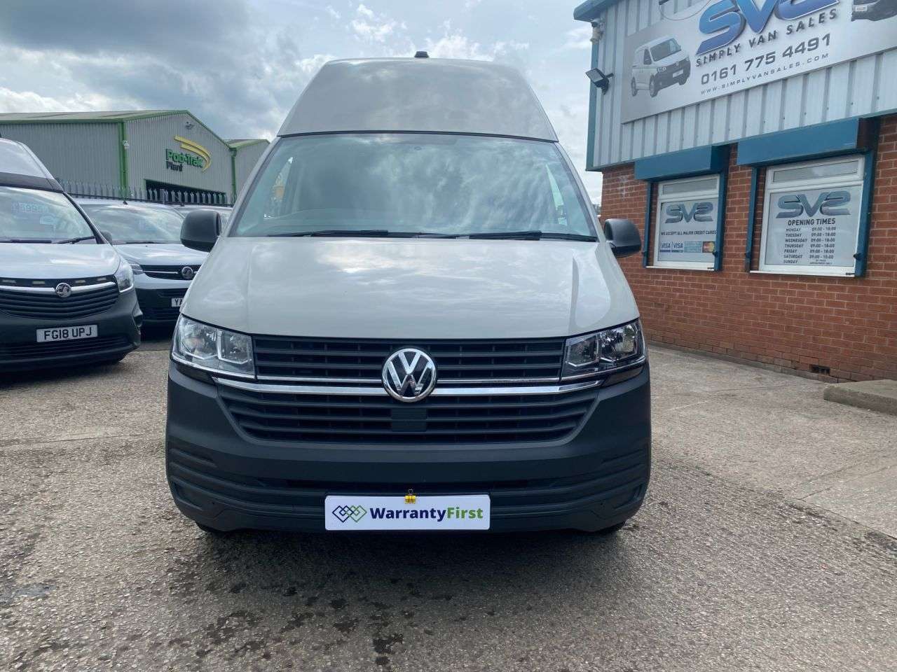 A 2021 VOLKSWAGEN TRANSPORTER 2.0 TDI T32 LWB HIGH ROOF (110 bhp) WITH AIR CON IN ASCOT GREY 74K MILES A 2021 VOLKSWAGEN TRANSPORTER 2.0 TDI T32 LWB HIGH ROOF (110 bhp) WITH AIR CON IN ASCOT GREY 74K MILES