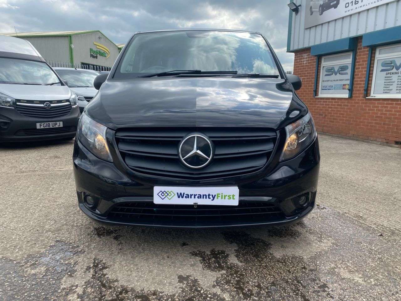 A 2021 MERCEDES-BENZ VITO CREW CAB 5 SEATER VAN 114 2.0 CDI AUTO G-Tronic RWD L2 EURO 6 (LWB) (136bhp A 2021 MERCEDES-BENZ VITO CREW CAB 5 SEATER VAN 114 2.0 CDI AUTO G-Tronic RWD L2 EURO 6 (LWB) (136bhp