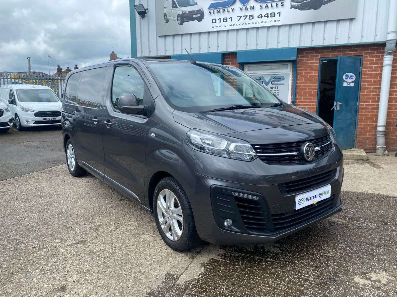 A 2021 VAUXHALL VIVARO 1.5 Turbo D GRIFFIN L1 H1 EURO6 (120 bhp) LOW 19K MILES TOP OF RANGE WITH N A 2021 VAUXHALL VIVARO 1.5 Turbo D GRIFFIN L1 H1 EURO6 (120 bhp) LOW 19K MILES TOP OF RANGE WITH N