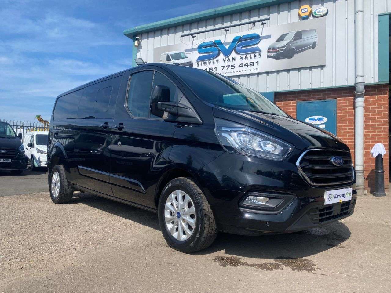 A 2021 FORD TRANSIT CUSTOM 320 LWB LIMITED CREW VAN DOUBLE CAB WITH BARN DOORS L2 H1 EURO 6 130bhp A 2021 FORD TRANSIT CUSTOM 320 LWB LIMITED CREW VAN DOUBLE CAB WITH BARN DOORS L2 H1 EURO 6 130bhp