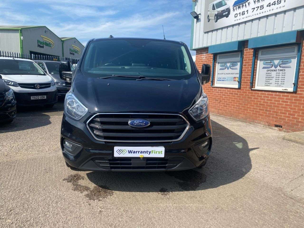 A 2021 FORD TRANSIT CUSTOM 320 LWB LIMITED CREW VAN DOUBLE CAB WITH BARN DOORS L2 H1 EURO 6 130bhp A 2021 FORD TRANSIT CUSTOM 320 LWB LIMITED CREW VAN DOUBLE CAB WITH BARN DOORS L2 H1 EURO 6 130bhp