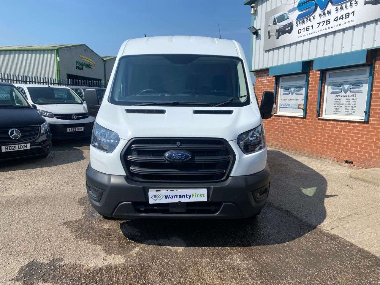 A 2021 FORD TRANSIT 350 MWB MED/ROOF L2 H2 EURO 6 BIGGER 170 bhp 0NE OWNER FROM NEW A 2021 FORD TRANSIT 350 MWB MED/ROOF L2 H2 EURO 6 BIGGER 170 bhp 0NE OWNER FROM NEW