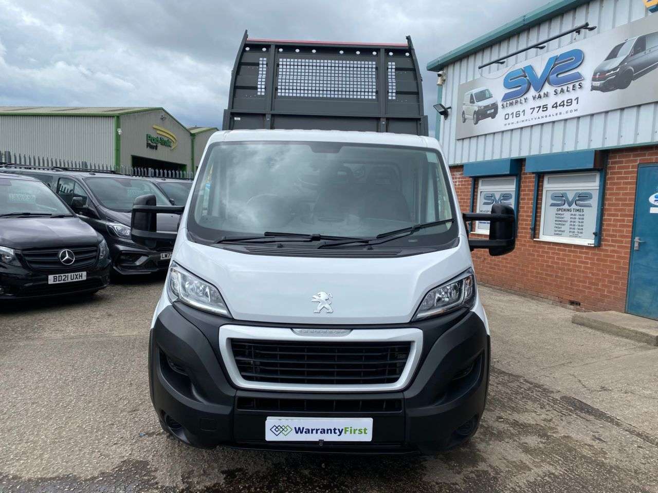 A 2022 PEUGEOT BOXER 2.2 BlueHDi 335 BUILT FOR BUSINESS ALLOY TIPPER L2 EURO 6 140bhp A 2022 PEUGEOT BOXER 2.2 BlueHDi 335 BUILT FOR BUSINESS ALLOY TIPPER L2 EURO 6 140bhp