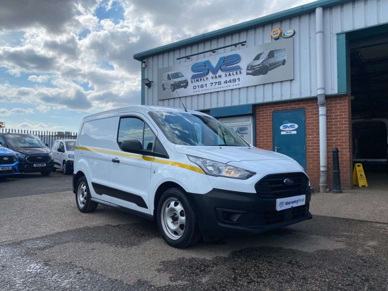 A 2021 FORD TRANSIT CONNECT SWB EURO 6 87,000 MILES 6 SPEED BOX CLEAN VAN CHOICE OF A 2021 FORD TRANSIT CONNECT SWB EURO 6 87,000 MILES 6 SPEED BOX CLEAN VAN CHOICE OF