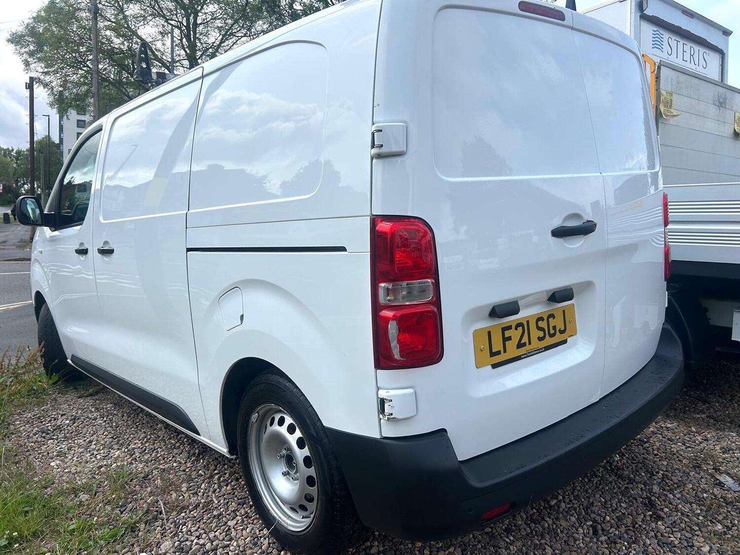 A 2021 CITROEN DISPATCH 1.5 BlueHDi 1000 Enterprise M A 2021 CITROEN DISPATCH 1.5 BlueHDi 1000 Enterprise M