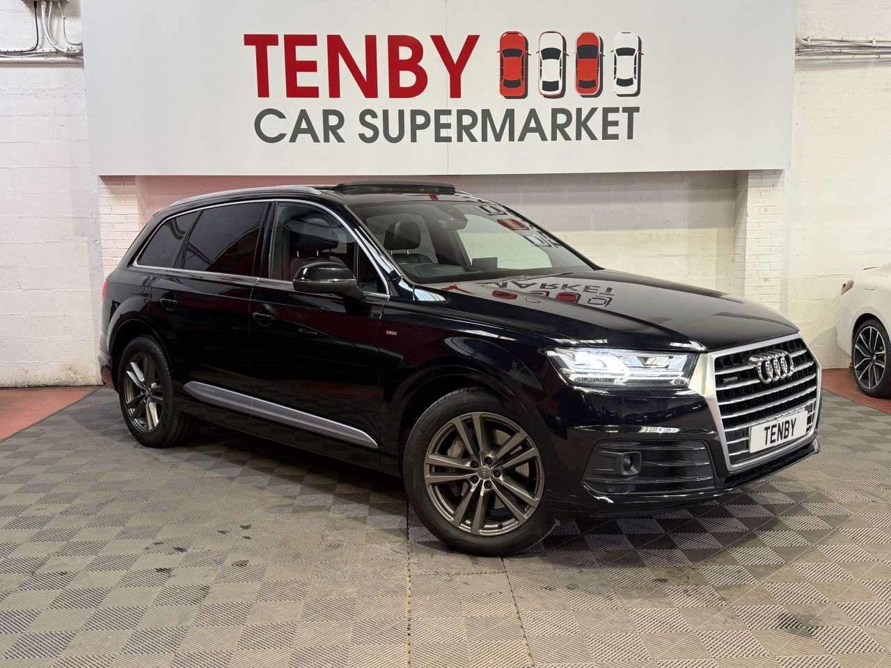 A 2015 AUDI Q7 3.0 TDI QUATTRO S LINE 5d 269 BHP A 2015 AUDI Q7 3.0 TDI QUATTRO S LINE 5d 269 BHP