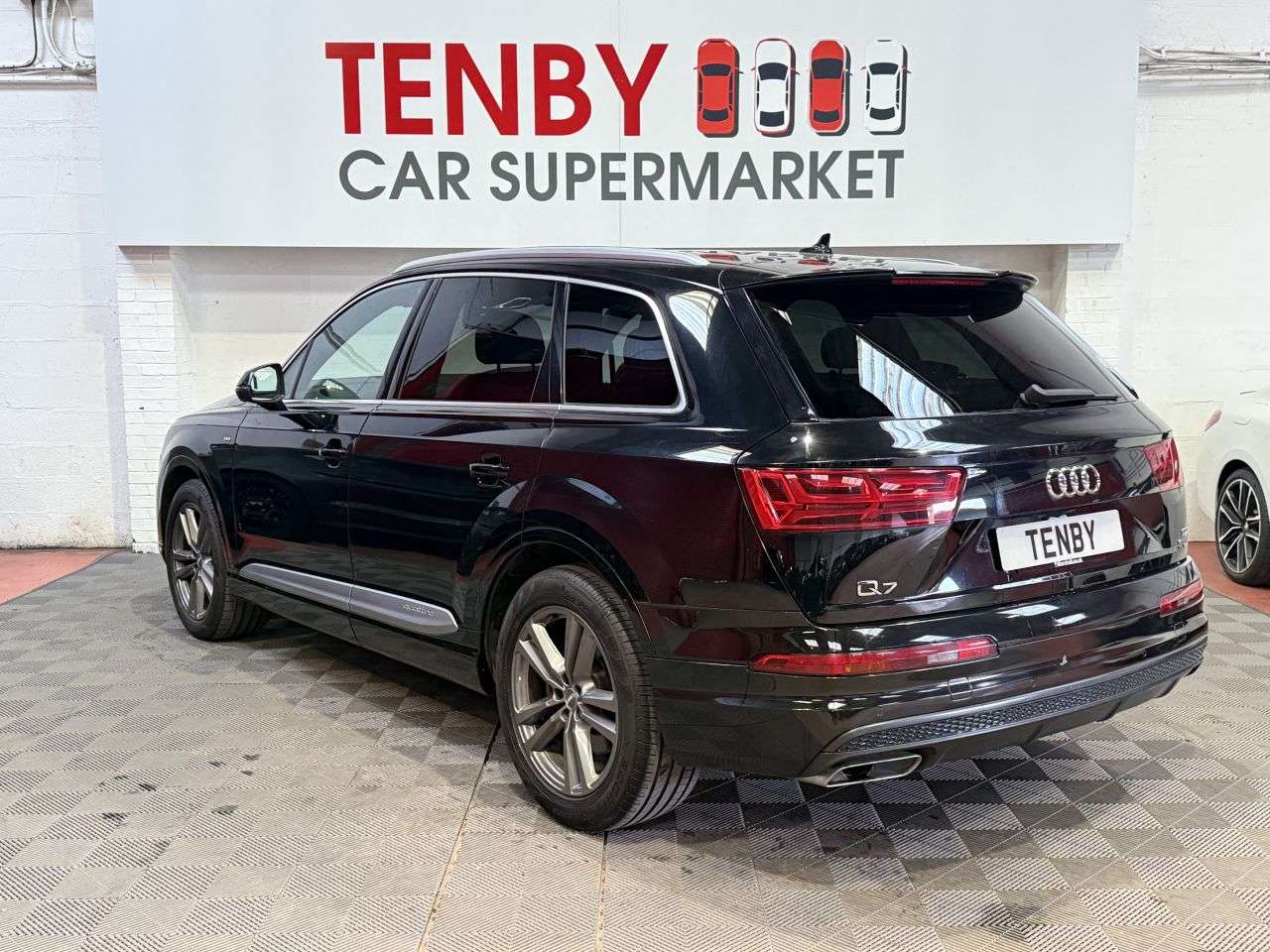 2015 AUDI Q7 2015 AUDI Q7