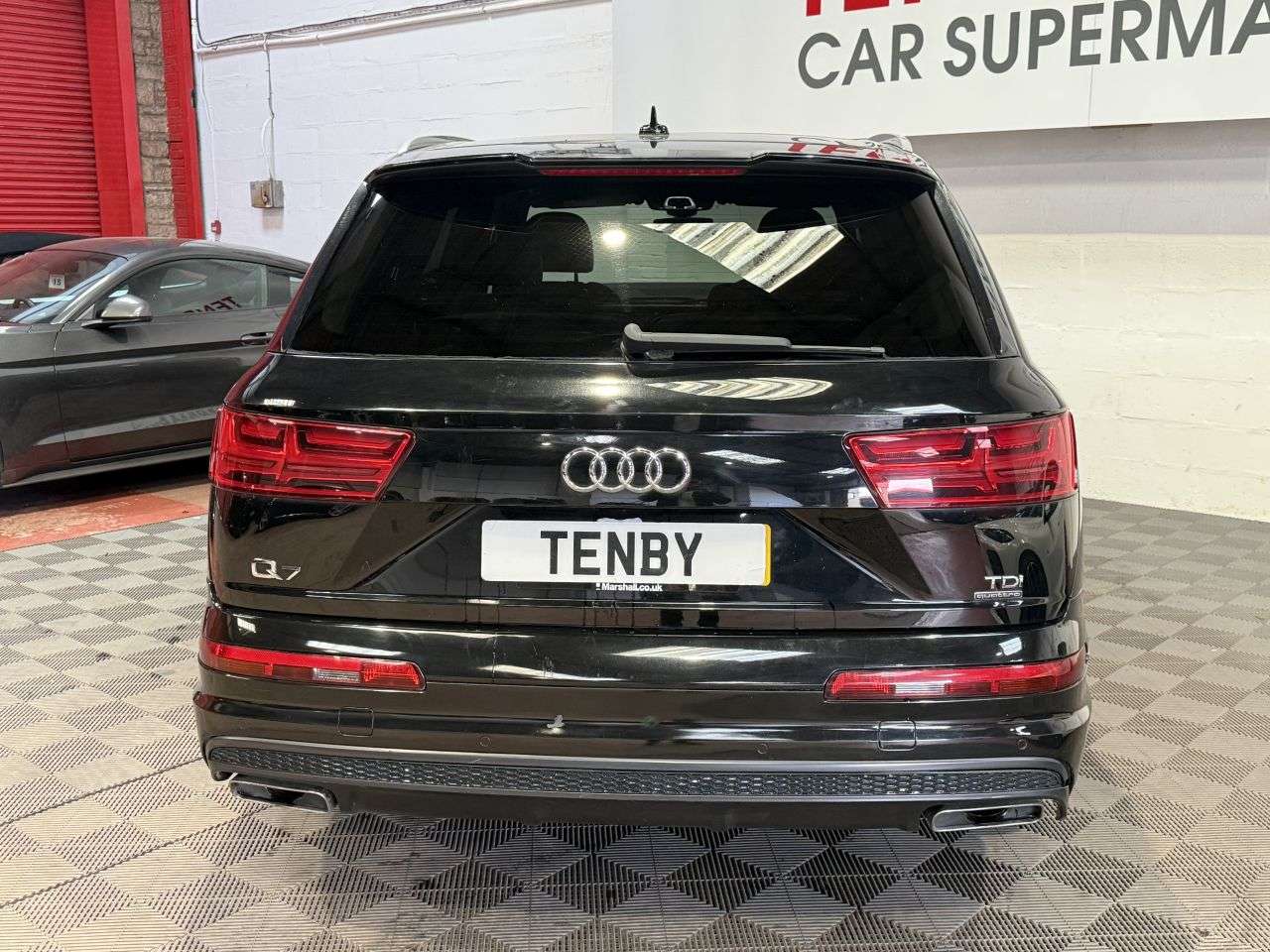 2015 AUDI Q7 2015 AUDI Q7