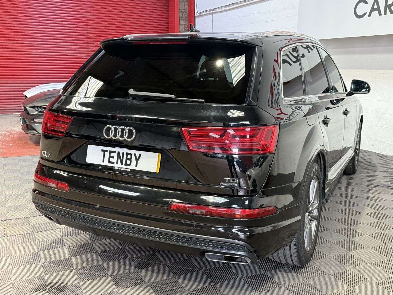 2015 AUDI Q7 2015 AUDI Q7