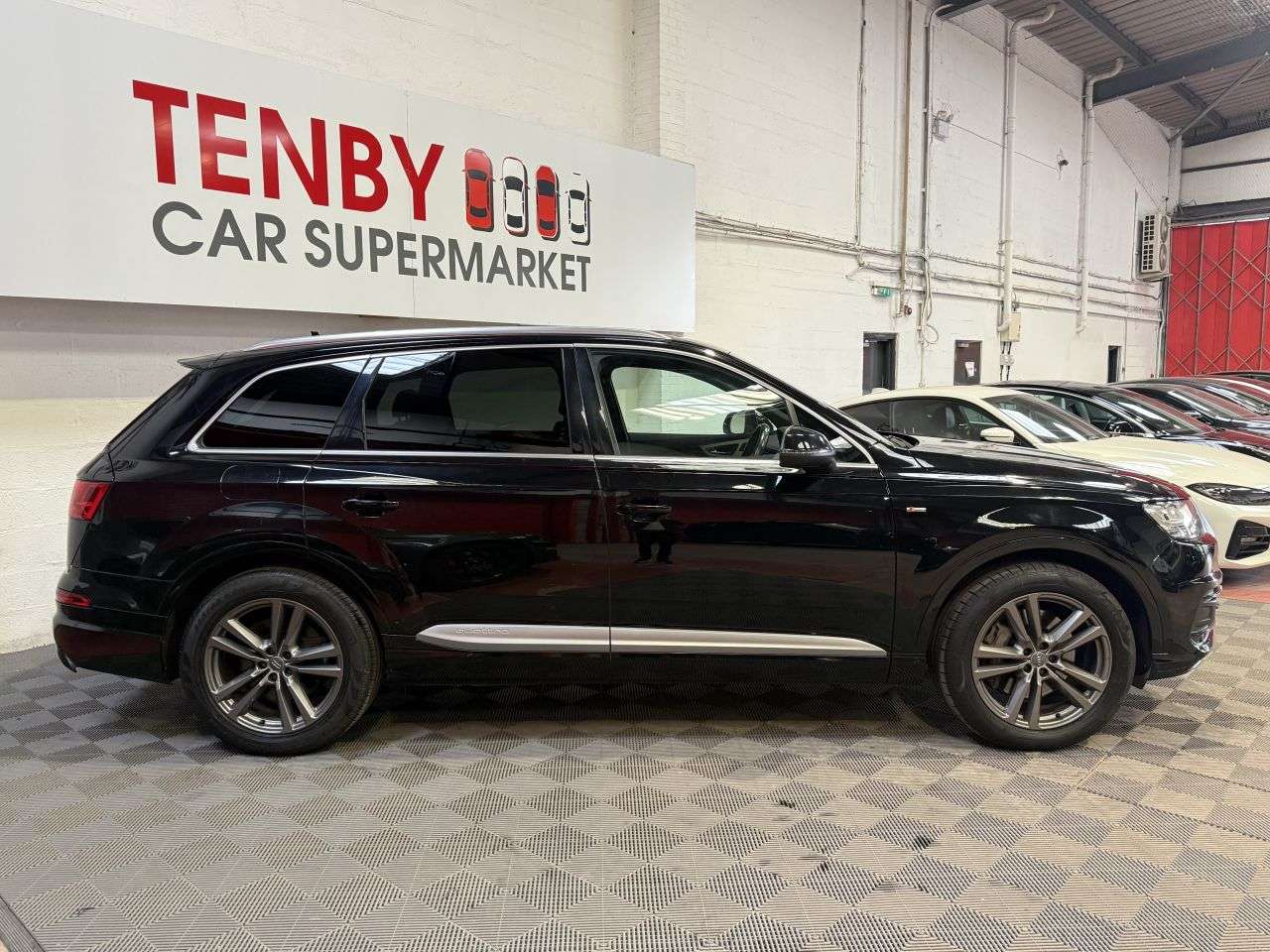 2015 AUDI Q7 2015 AUDI Q7