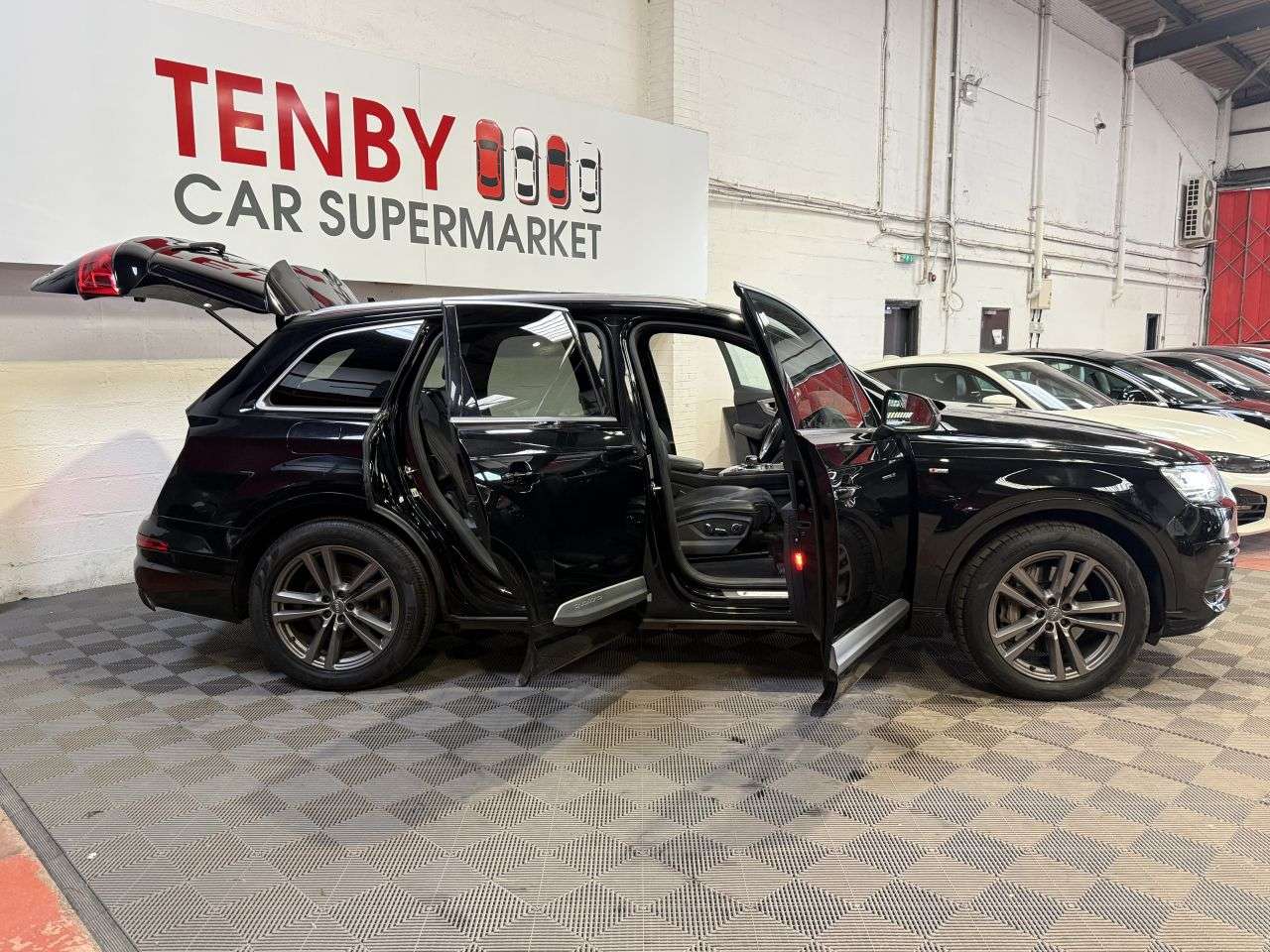2015 AUDI Q7 2015 AUDI Q7