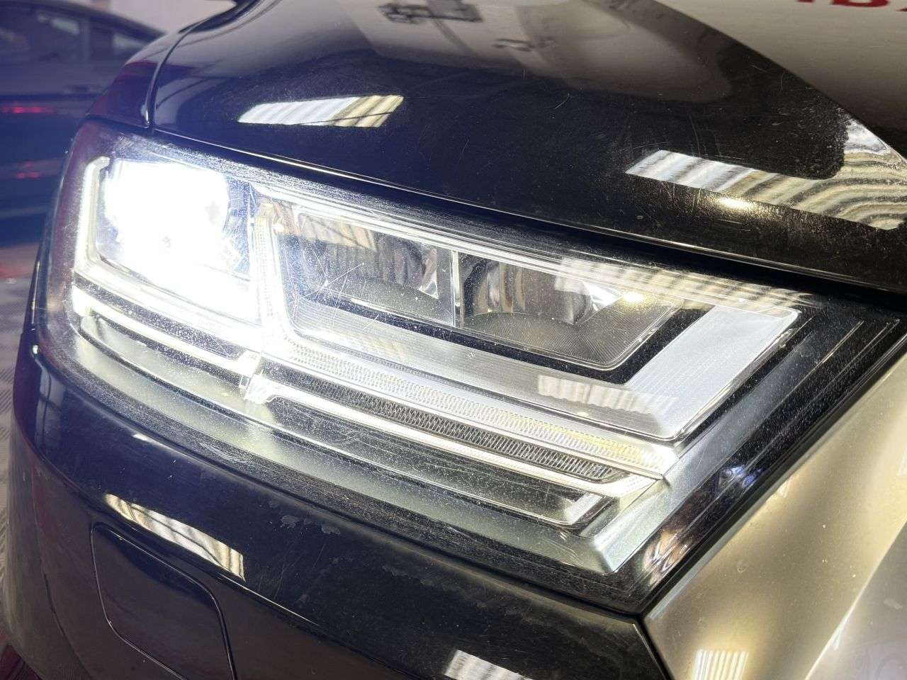2015 AUDI Q7 2015 AUDI Q7