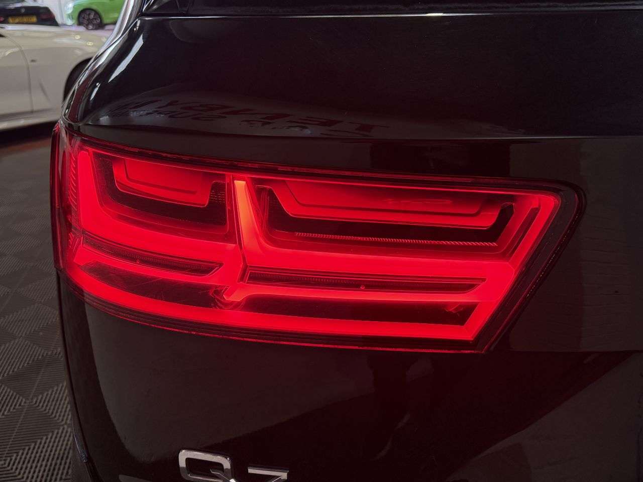 2015 AUDI Q7 2015 AUDI Q7