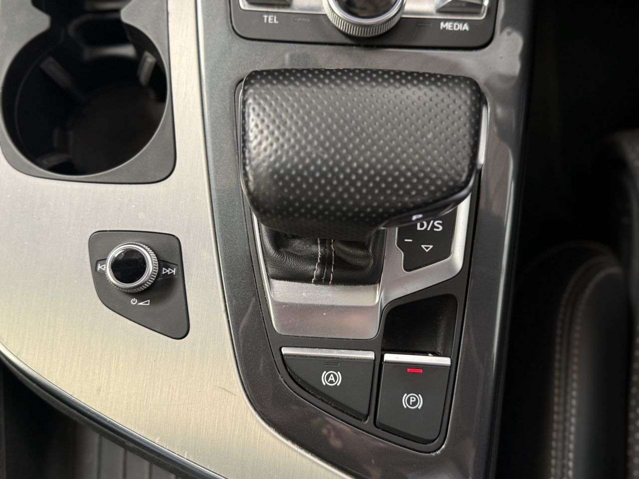 2015 AUDI Q7 2015 AUDI Q7