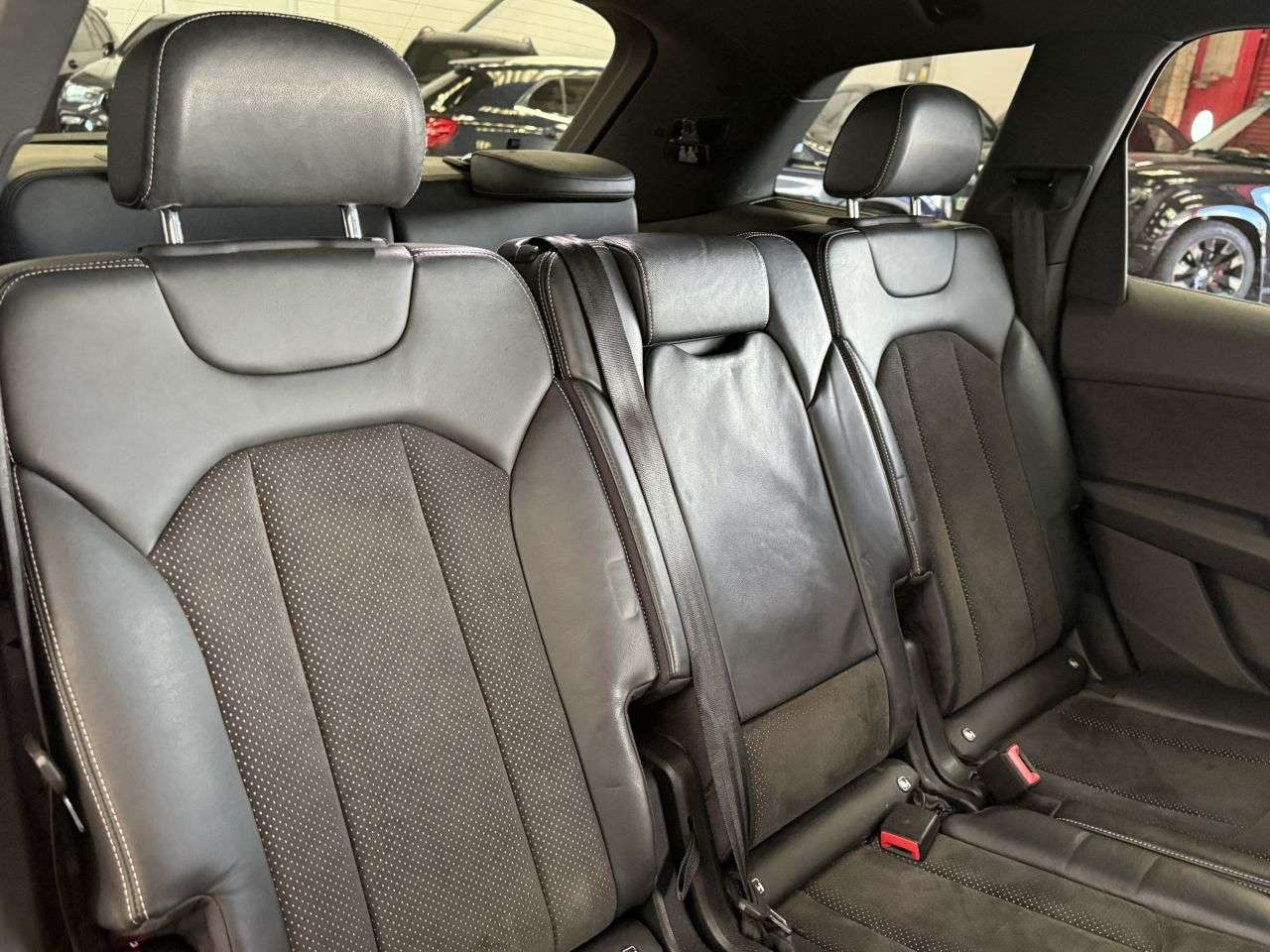 2015 AUDI Q7 2015 AUDI Q7