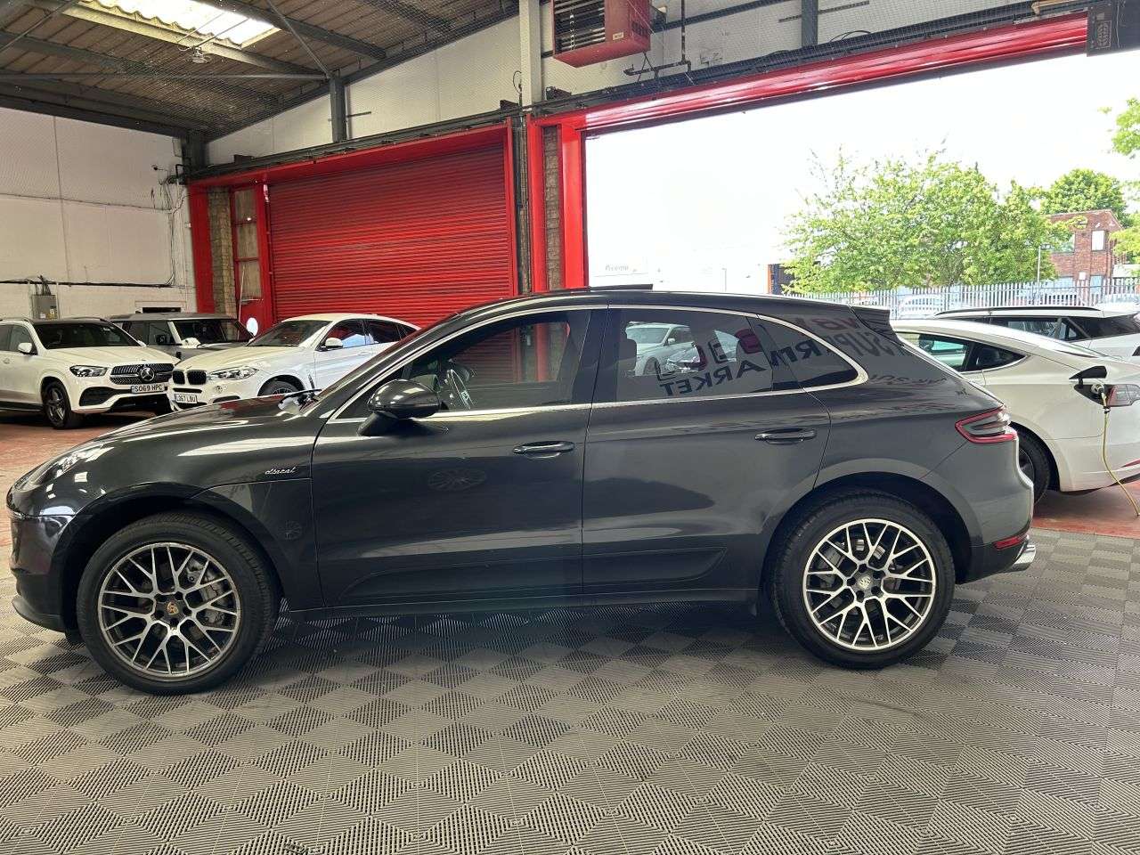 2016 PORSCHE MACAN 2016 PORSCHE MACAN