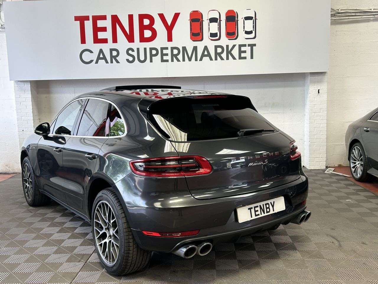 2016 PORSCHE MACAN 2016 PORSCHE MACAN